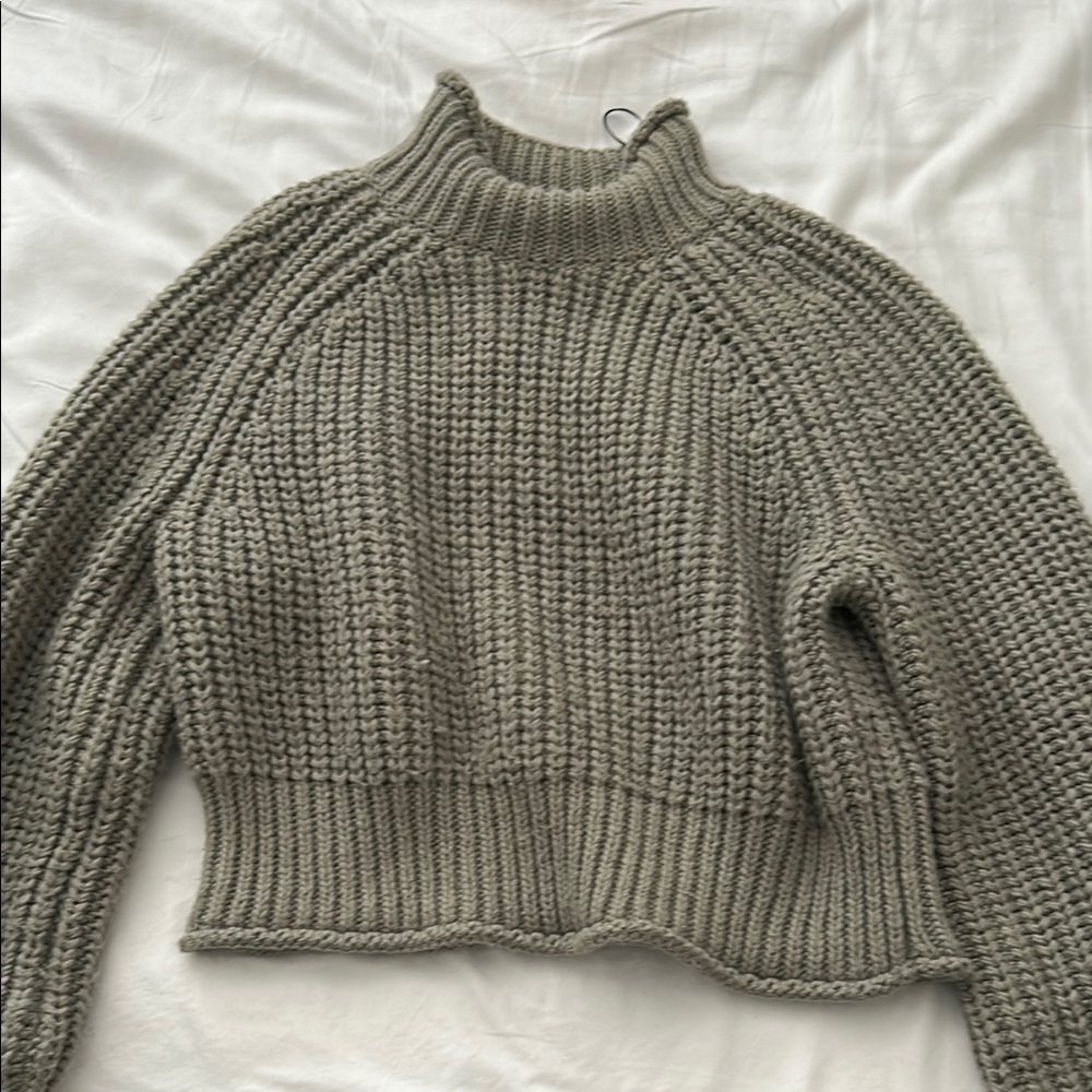 Chunky Knit Turtleneck Sweater - Gray